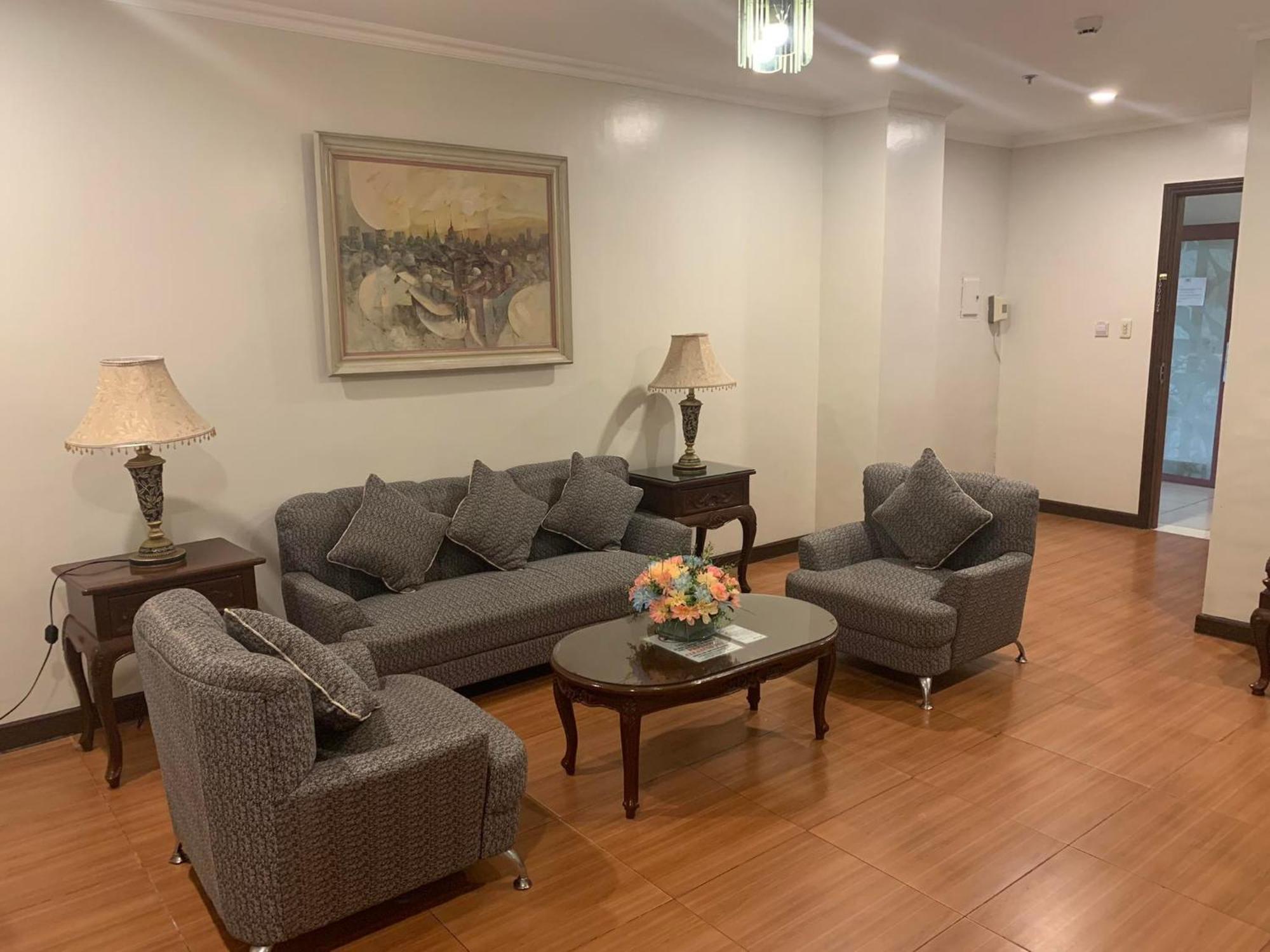 Crown Royale Hotel Balanga Εξωτερικό φωτογραφία