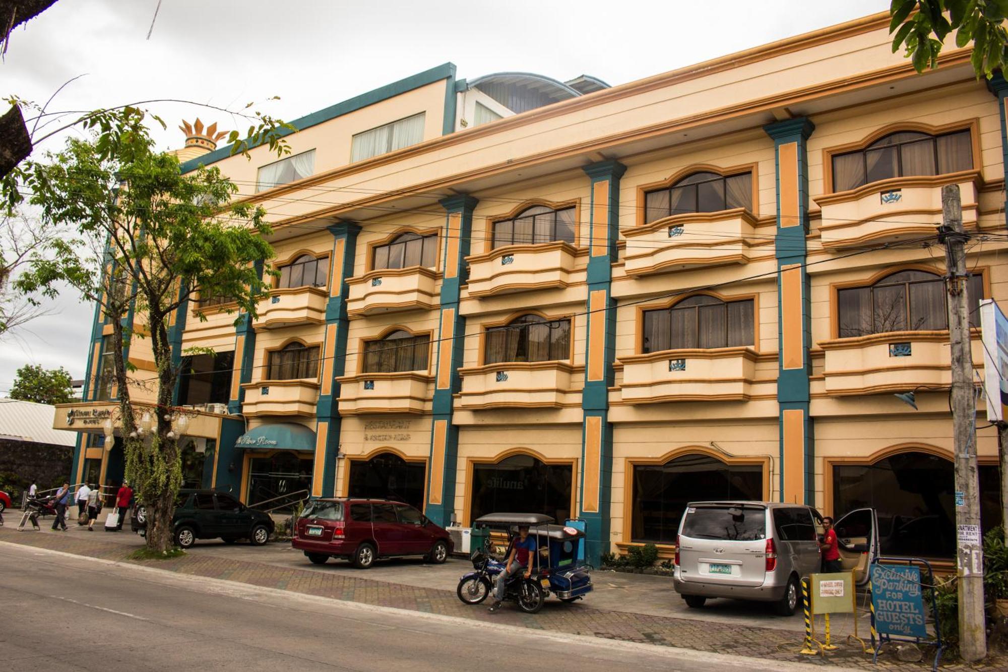 Crown Royale Hotel Balanga Εξωτερικό φωτογραφία