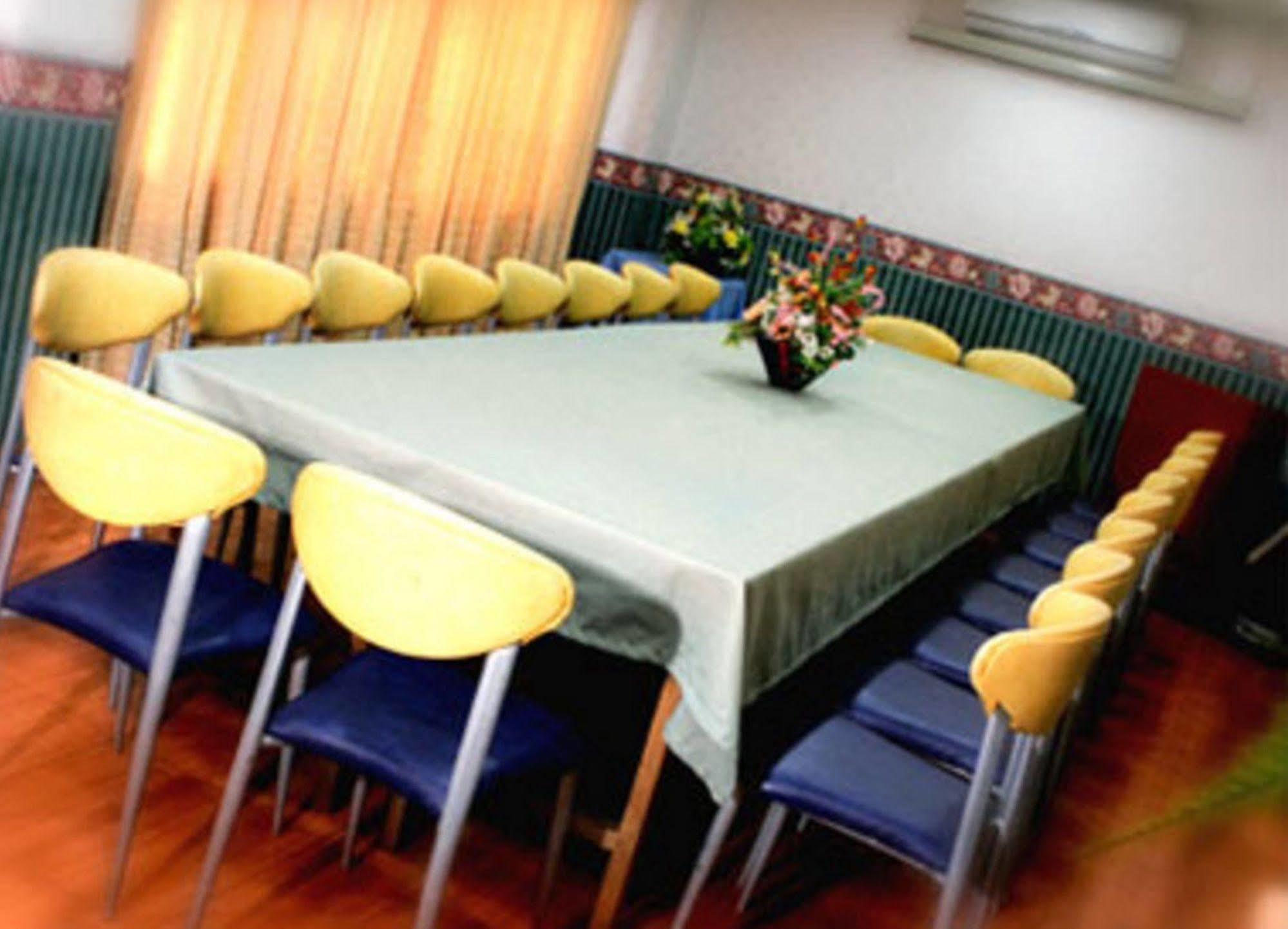 Crown Royale Hotel Balanga Εξωτερικό φωτογραφία
