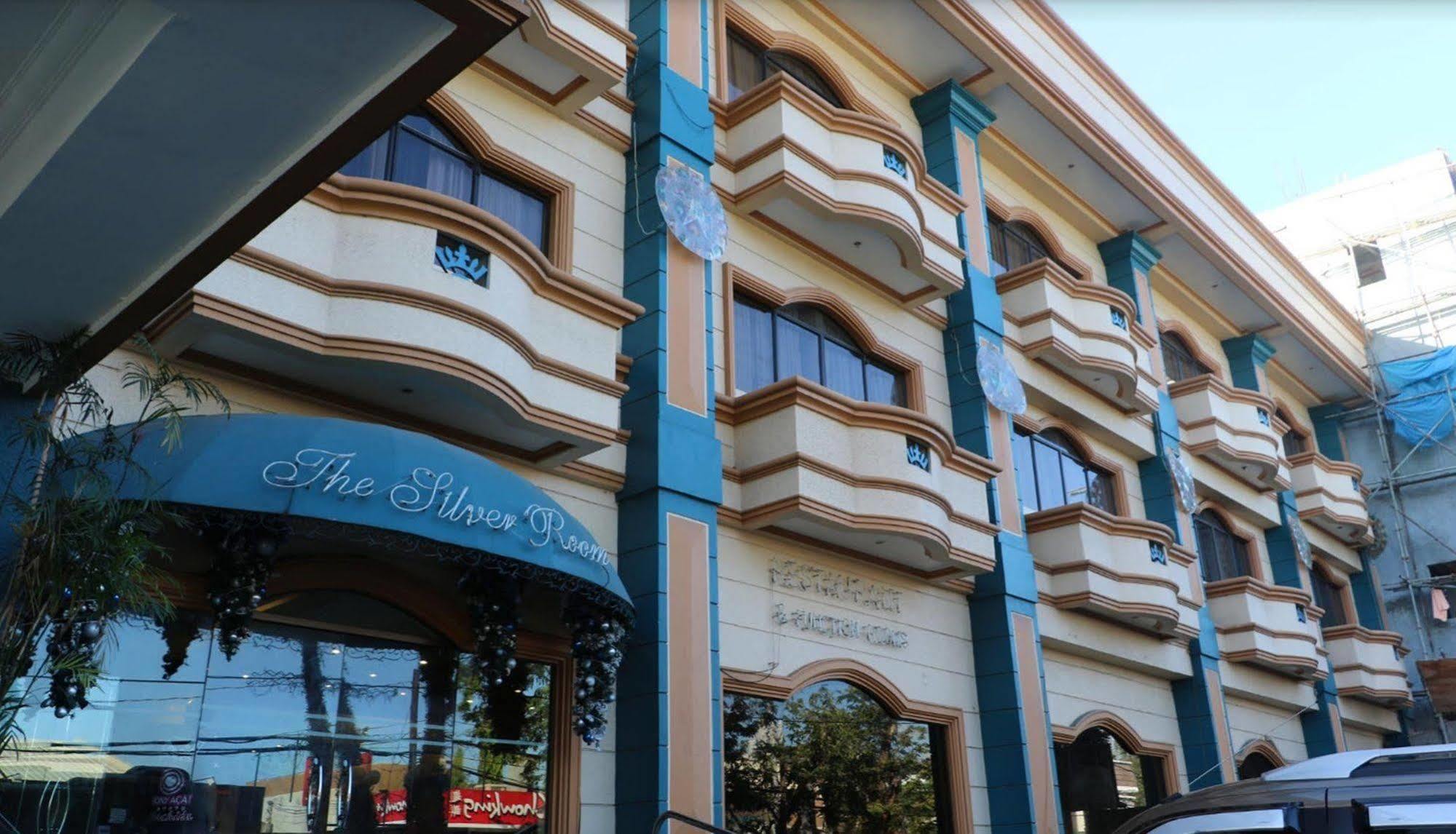 Crown Royale Hotel Balanga Εξωτερικό φωτογραφία